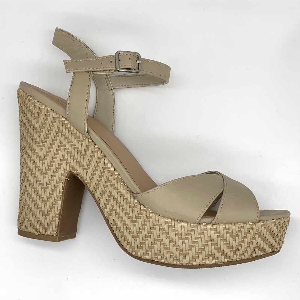 Platform sandal (bone, taupe)
